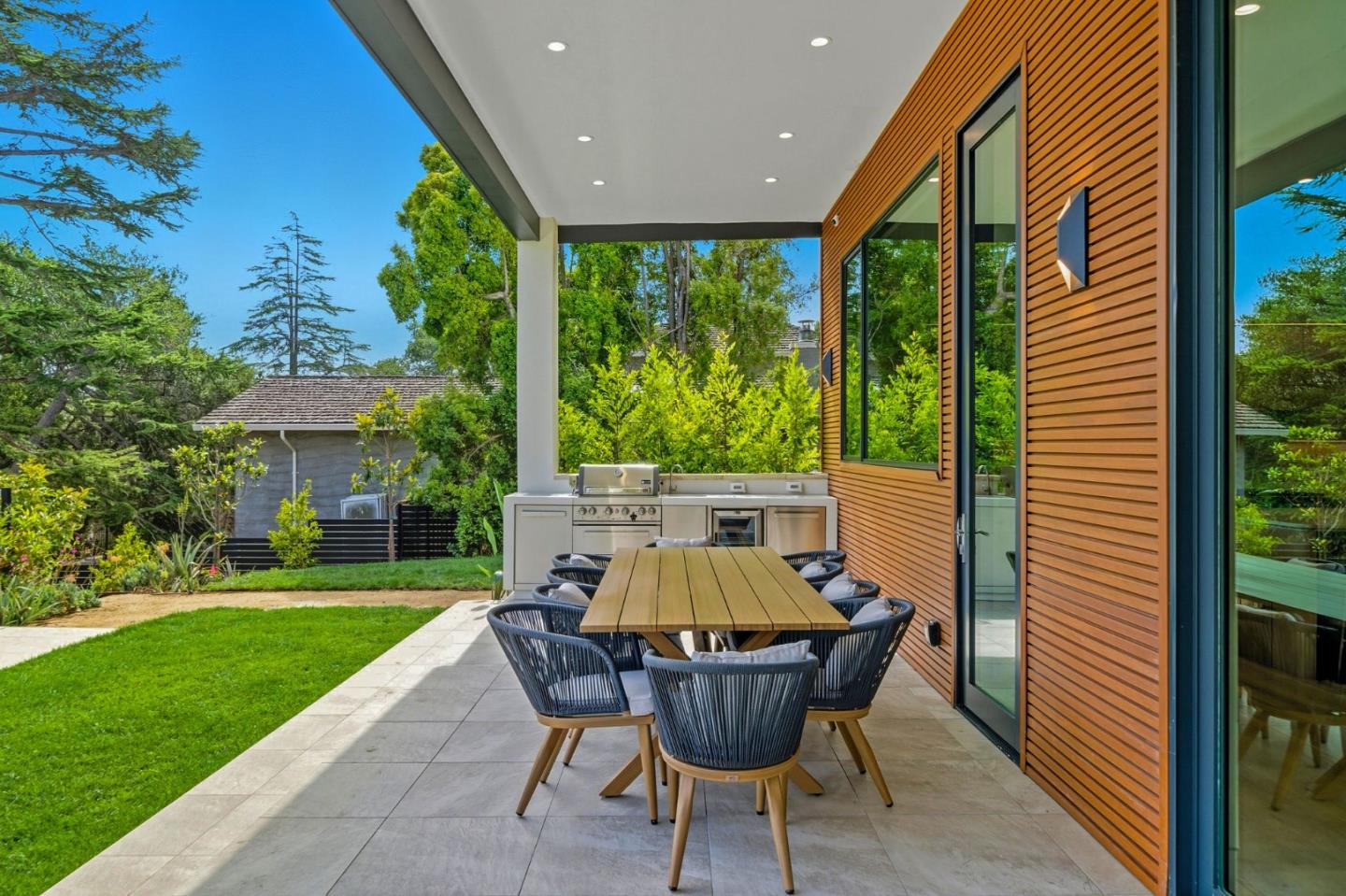 Detail Gallery Image 80 of 92 For 1221 Kenilworth Rd, Hillsborough,  CA 94010 - 8 Beds | 8/2 Baths