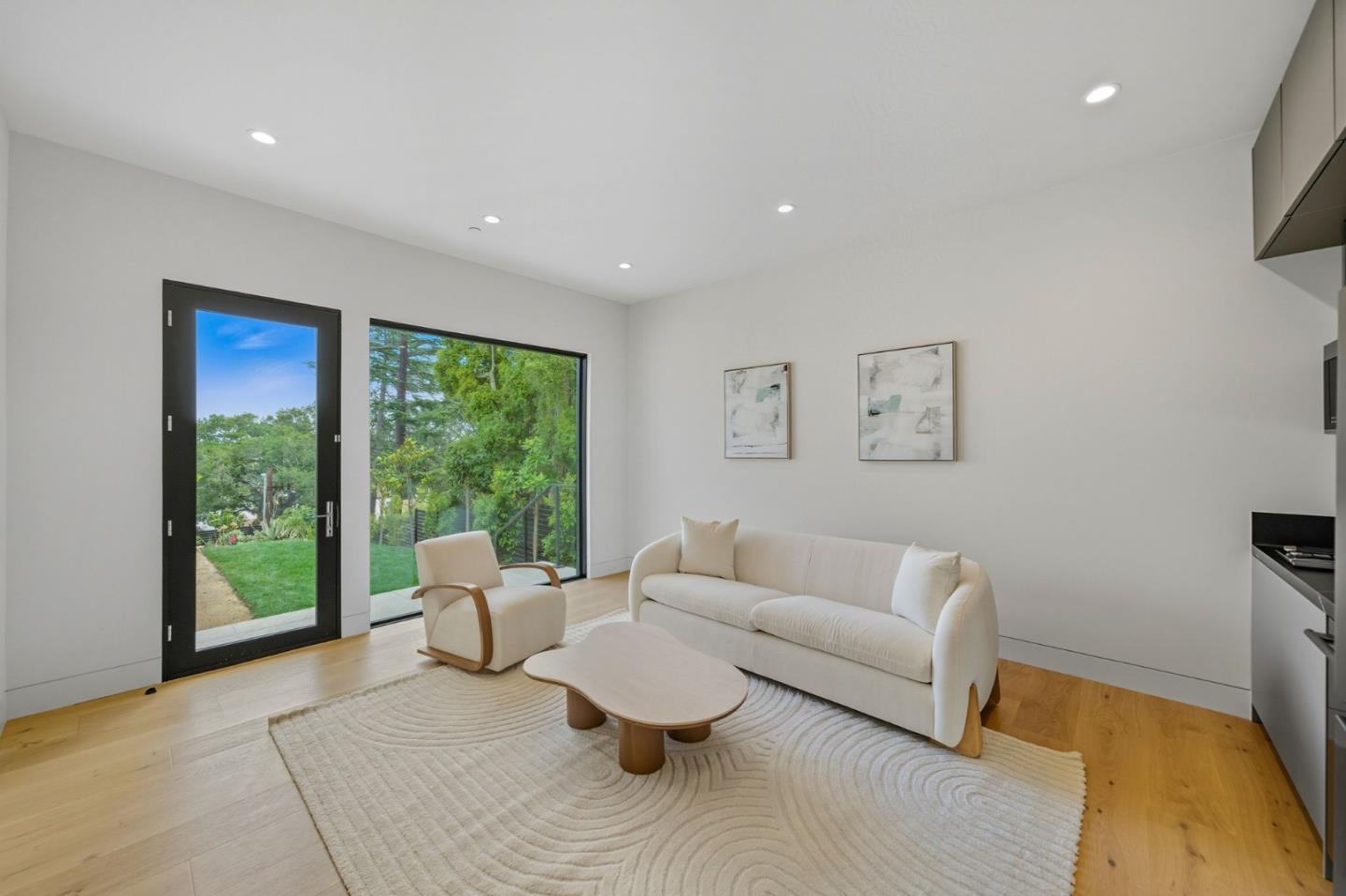 Detail Gallery Image 83 of 92 For 1221 Kenilworth Rd, Hillsborough,  CA 94010 - 8 Beds | 8/2 Baths
