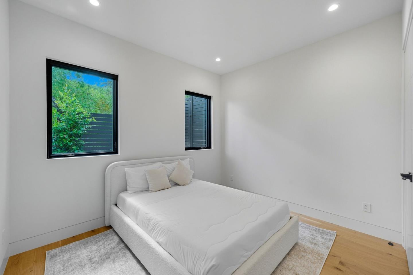 Detail Gallery Image 85 of 92 For 1221 Kenilworth Rd, Hillsborough,  CA 94010 - 8 Beds | 8/2 Baths