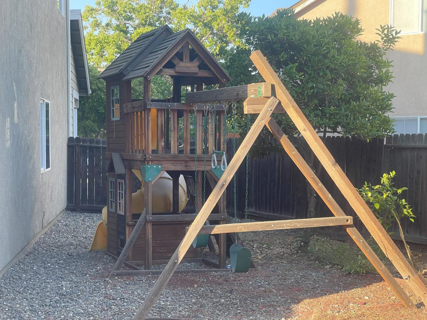 Detail Gallery Image 31 of 34 For 1994 Remembrance Ln, Tracy,  CA 95377 - 4 Beds | 2/1 Baths