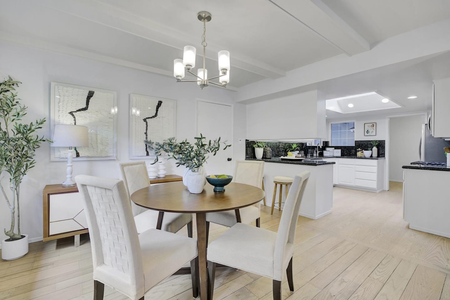 Detail Gallery Image 16 of 56 For 3045 Trousdale Dr, Burlingame,  CA 94010 - 4 Beds | 2 Baths