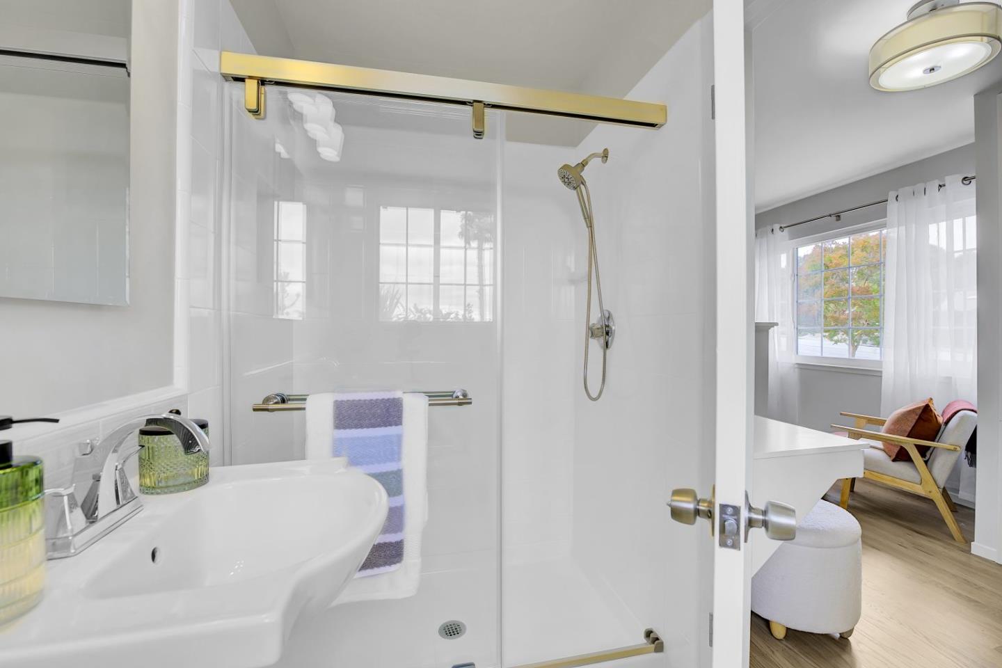 Detail Gallery Image 25 of 56 For 3045 Trousdale Dr, Burlingame,  CA 94010 - 4 Beds | 2 Baths