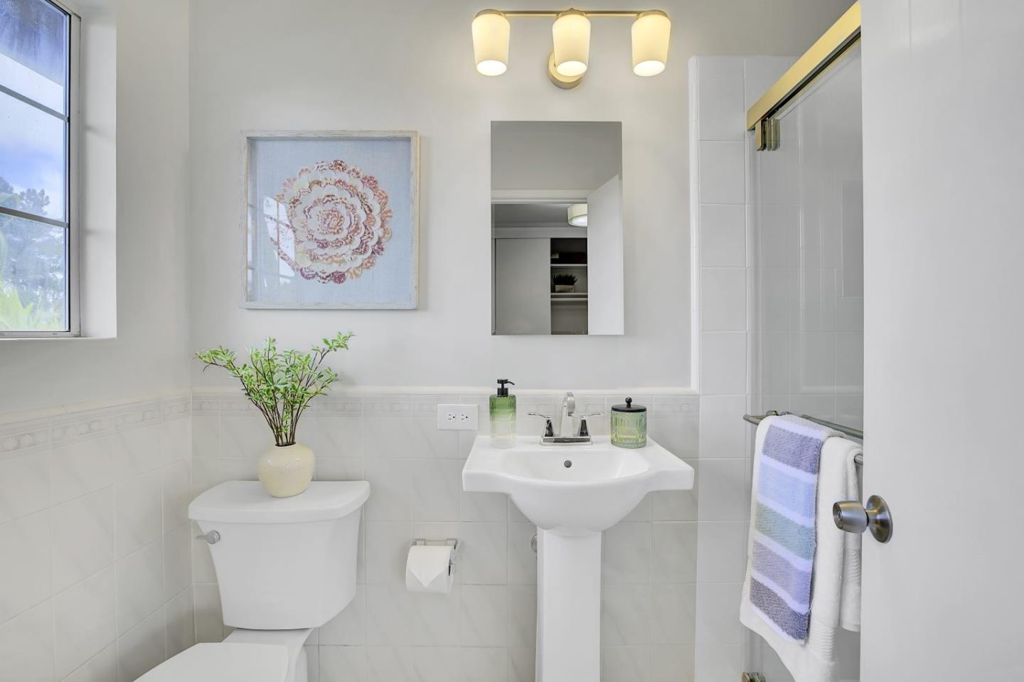 Detail Gallery Image 26 of 56 For 3045 Trousdale Dr, Burlingame,  CA 94010 - 4 Beds | 2 Baths
