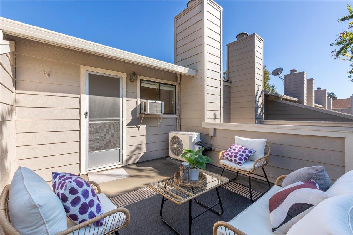 Detail Gallery Image 17 of 26 For 1983 San Luis Ave #33,  Mountain View,  CA 94043 - 2 Beds | 2/1 Baths