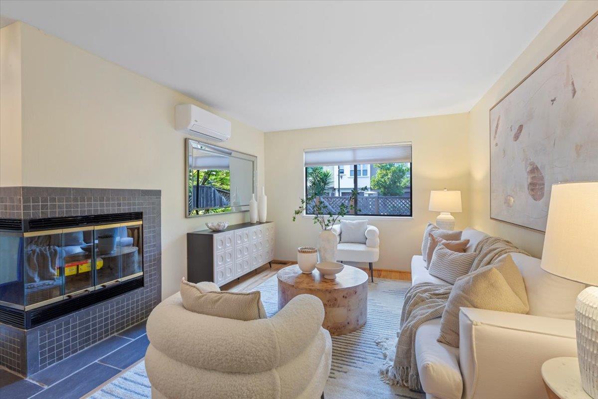 Detail Gallery Image 8 of 26 For 1983 San Luis Ave #33,  Mountain View,  CA 94043 - 2 Beds | 2/1 Baths