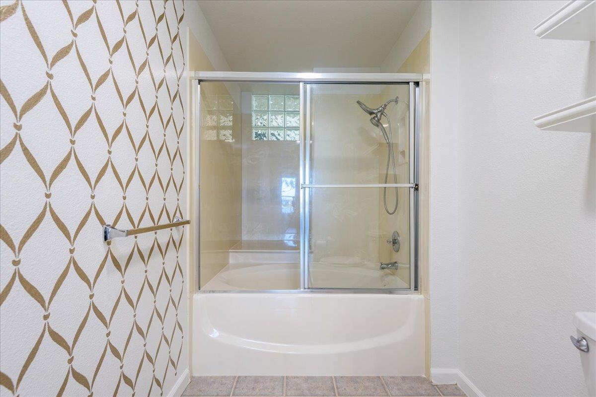Detail Gallery Image 17 of 24 For 1000 Davit Ln #106,  Redwood City,  CA 94065 - 2 Beds | 2 Baths