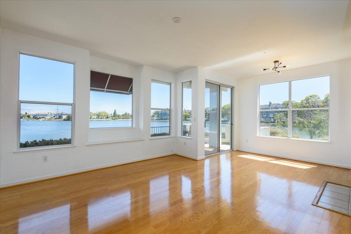 Detail Gallery Image 5 of 24 For 1000 Davit Ln #106,  Redwood City,  CA 94065 - 2 Beds | 2 Baths