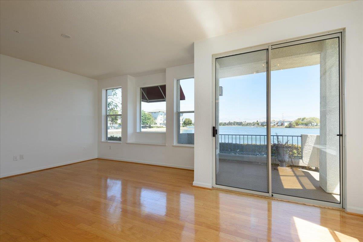 Detail Gallery Image 6 of 24 For 1000 Davit Ln #106,  Redwood City,  CA 94065 - 2 Beds | 2 Baths