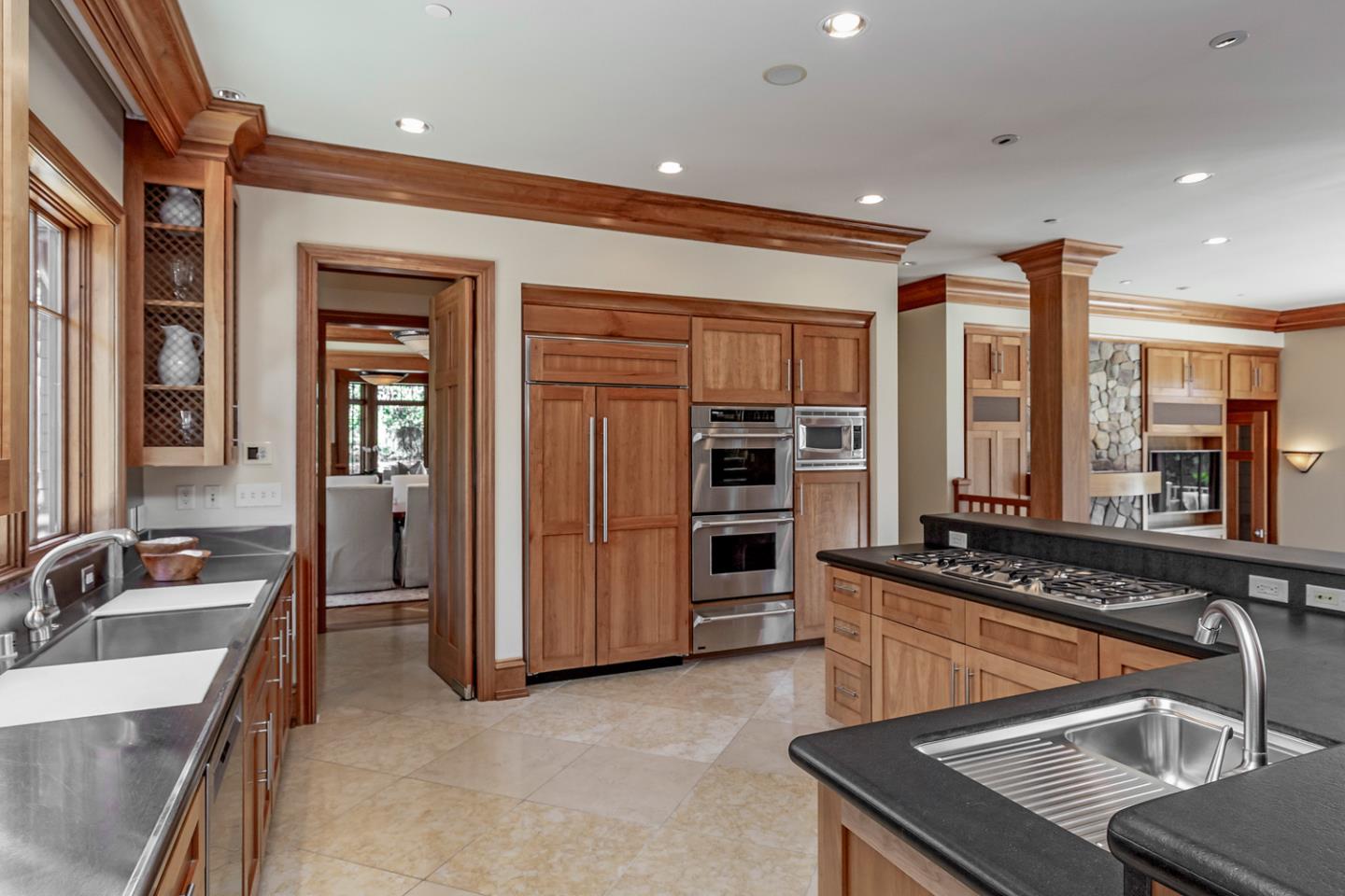 Detail Gallery Image 10 of 59 For 1 Redberry Rdg, Portola Valley,  CA 94028 - 5 Beds | 6/2 Baths