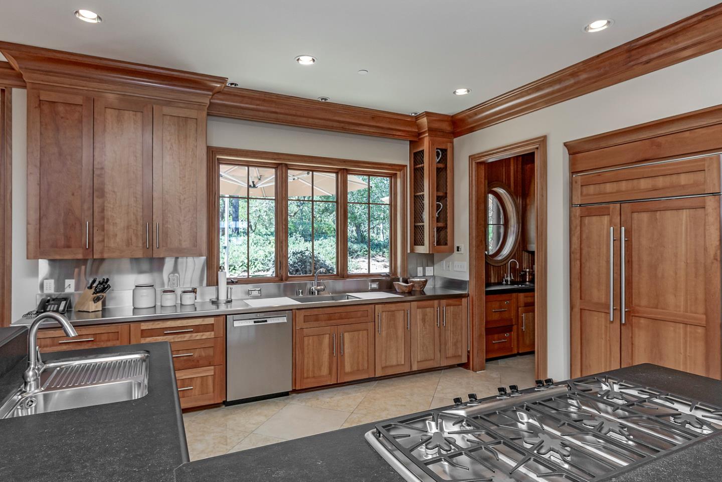 Detail Gallery Image 11 of 59 For 1 Redberry Rdg, Portola Valley,  CA 94028 - 5 Beds | 6/2 Baths