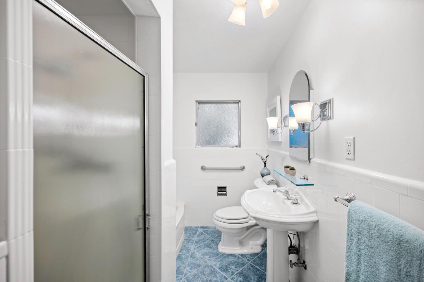 Detail Gallery Image 29 of 55 For 1511 La Mesa Dr, Burlingame,  CA 94010 - 5 Beds | 3 Baths