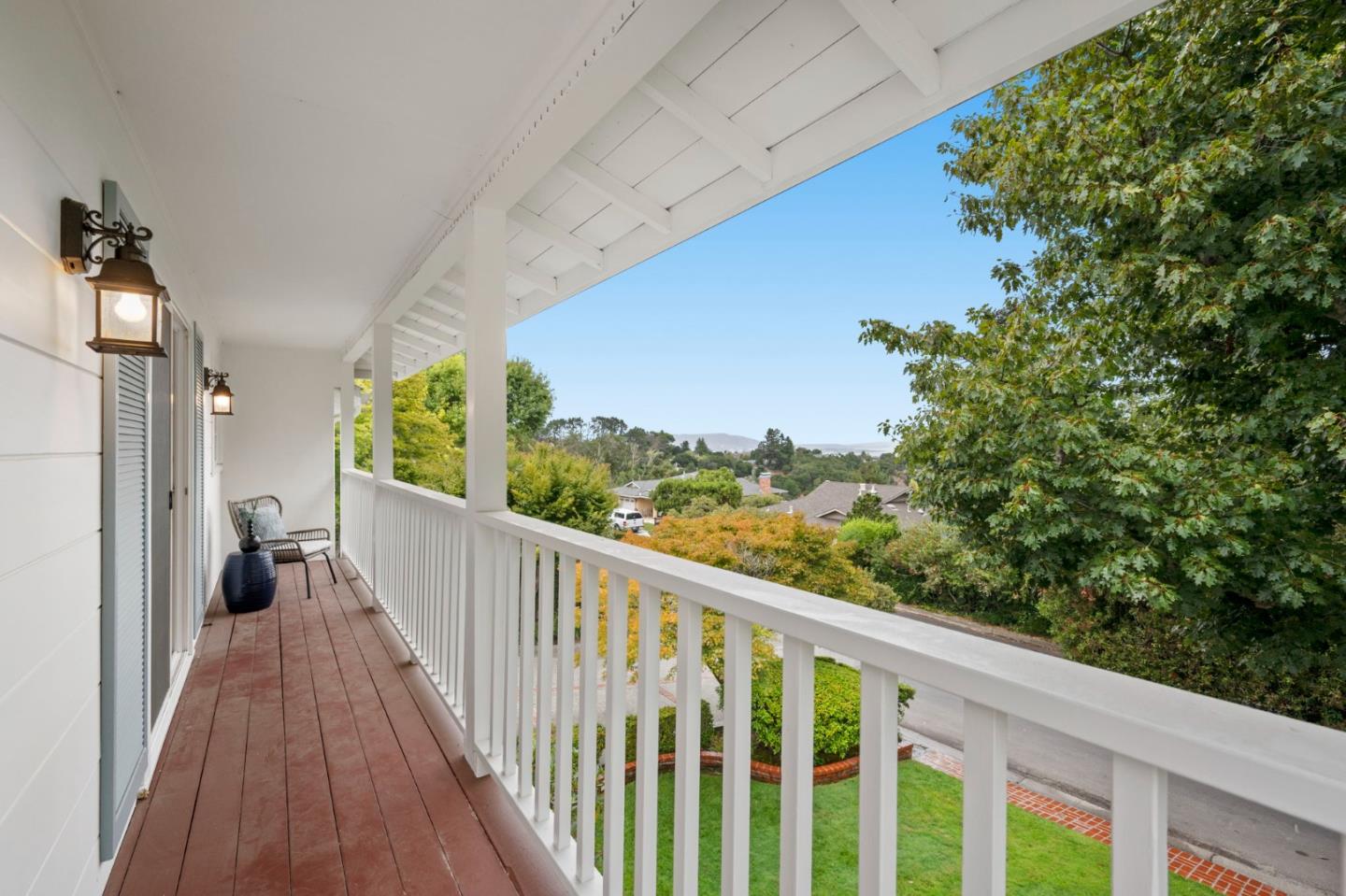 Detail Gallery Image 33 of 55 For 1511 La Mesa Dr, Burlingame,  CA 94010 - 5 Beds | 3 Baths