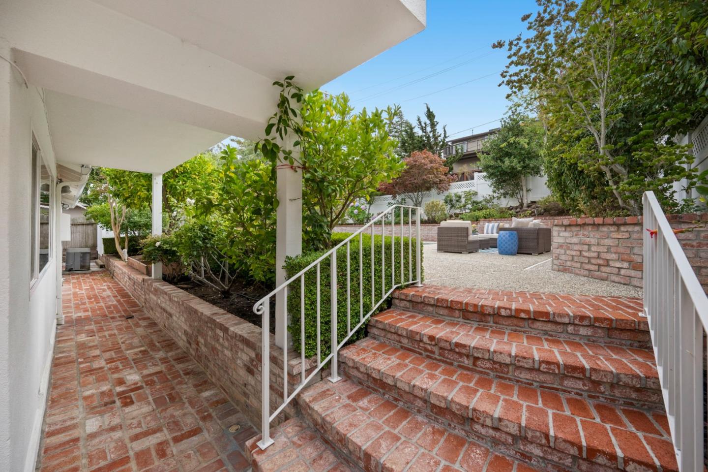 Detail Gallery Image 39 of 55 For 1511 La Mesa Dr, Burlingame,  CA 94010 - 5 Beds | 3 Baths