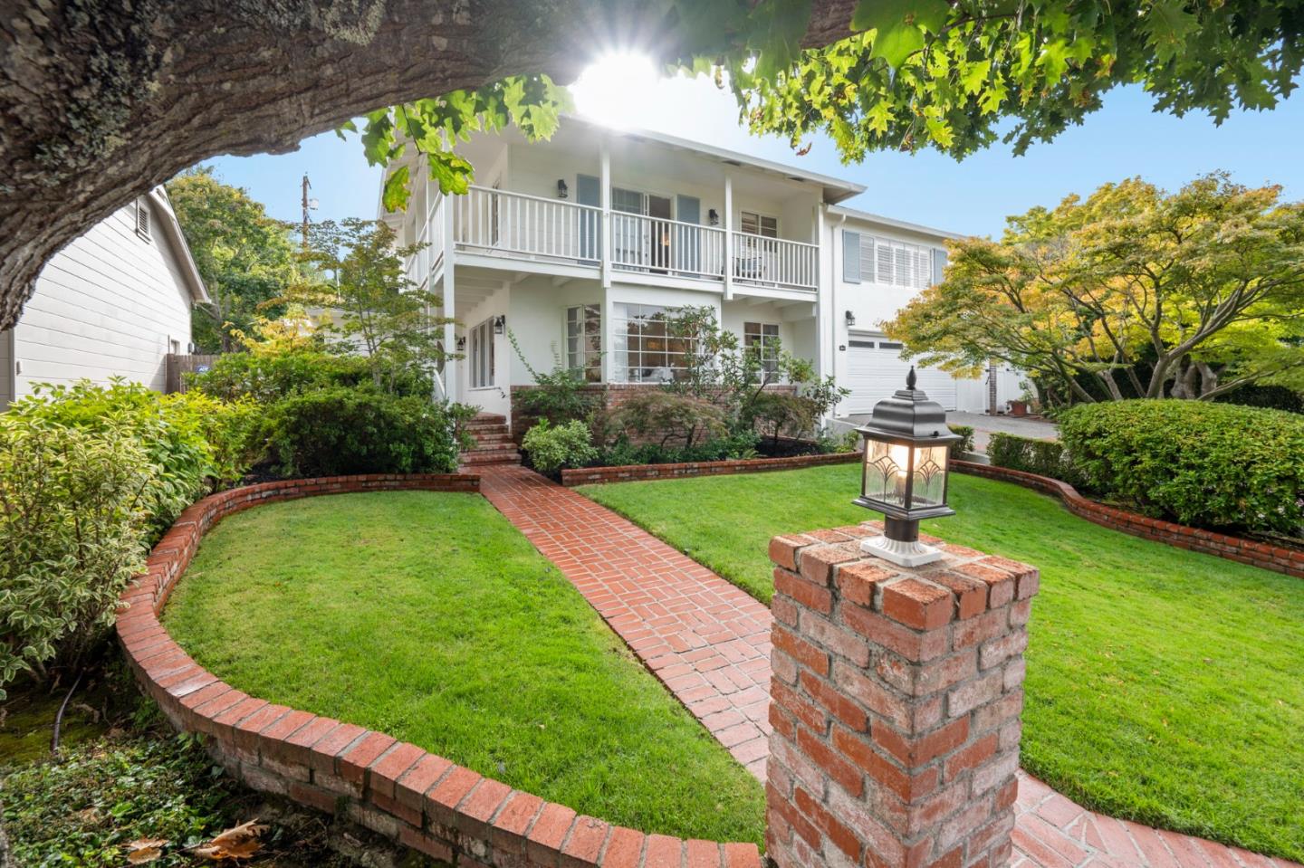 Detail Gallery Image 5 of 55 For 1511 La Mesa Dr, Burlingame,  CA 94010 - 5 Beds | 3 Baths