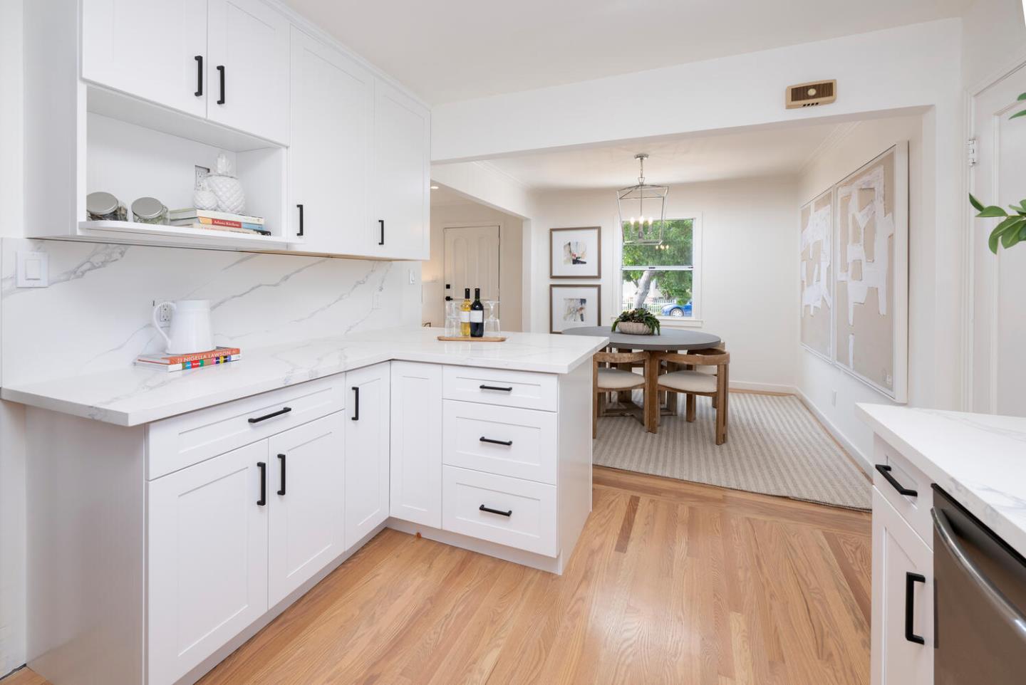 Detail Gallery Image 12 of 25 For 406 Poinsettia Ave, San Mateo,  CA 94403 - 3 Beds | 1 Baths