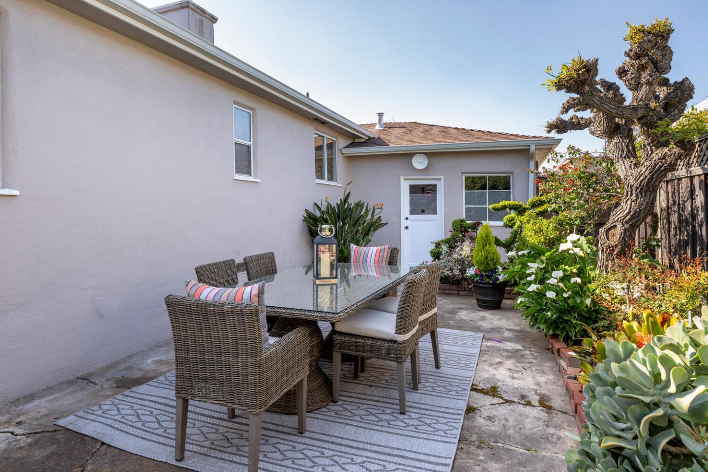 Detail Gallery Image 18 of 25 For 406 Poinsettia Ave, San Mateo,  CA 94403 - 3 Beds | 1 Baths