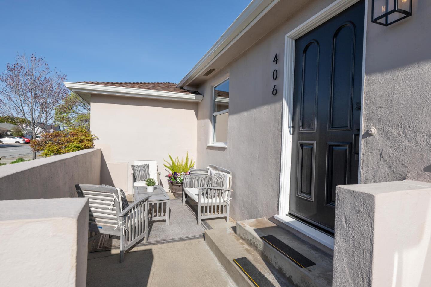 Detail Gallery Image 3 of 25 For 406 Poinsettia Ave, San Mateo,  CA 94403 - 3 Beds | 1 Baths