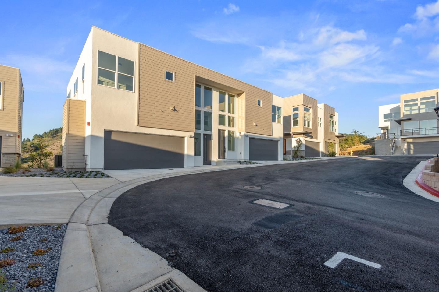 Detail Gallery Image 3 of 58 For 807 Fassler Ave, Pacifica,  CA 94044 - 3 Beds | 2/1 Baths
