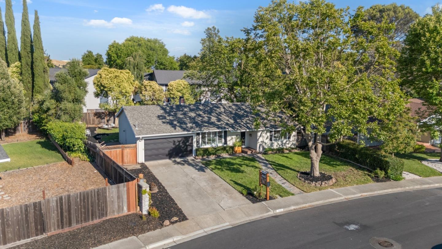 Detail Gallery Image 3 of 35 For 7453 Interlachen Ave, San Ramon,  CA 94583 - 3 Beds | 2 Baths