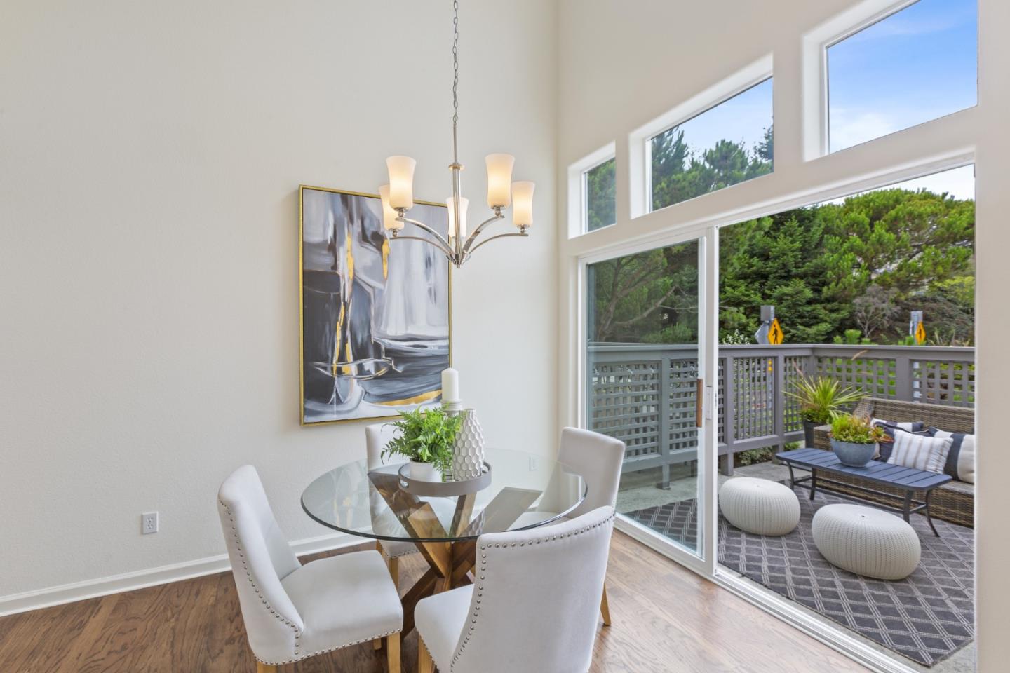 Detail Gallery Image 11 of 26 For 1 Erin Ln, Half Moon Bay,  CA 94019 - 3 Beds | 2/1 Baths
