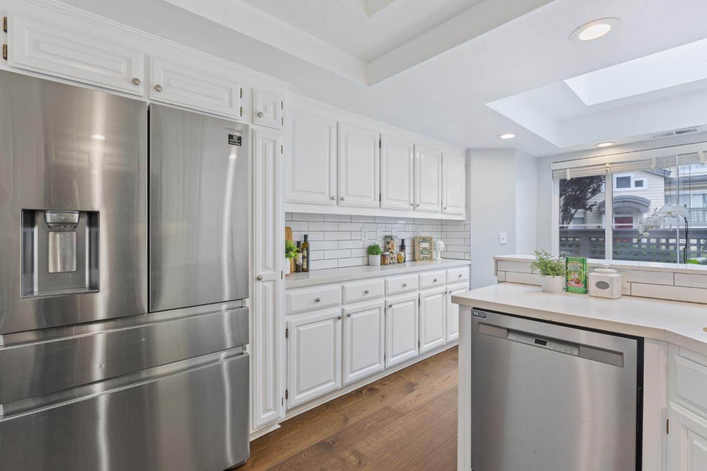 Detail Gallery Image 15 of 26 For 1 Erin Ln, Half Moon Bay,  CA 94019 - 3 Beds | 2/1 Baths