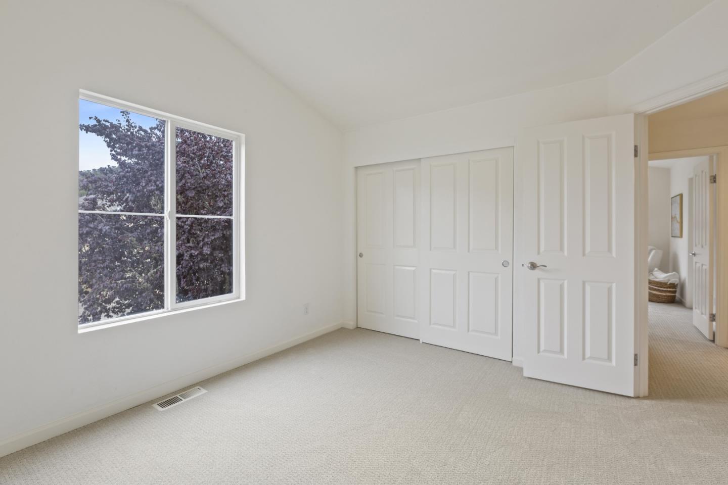 Detail Gallery Image 25 of 26 For 1 Erin Ln, Half Moon Bay,  CA 94019 - 3 Beds | 2/1 Baths