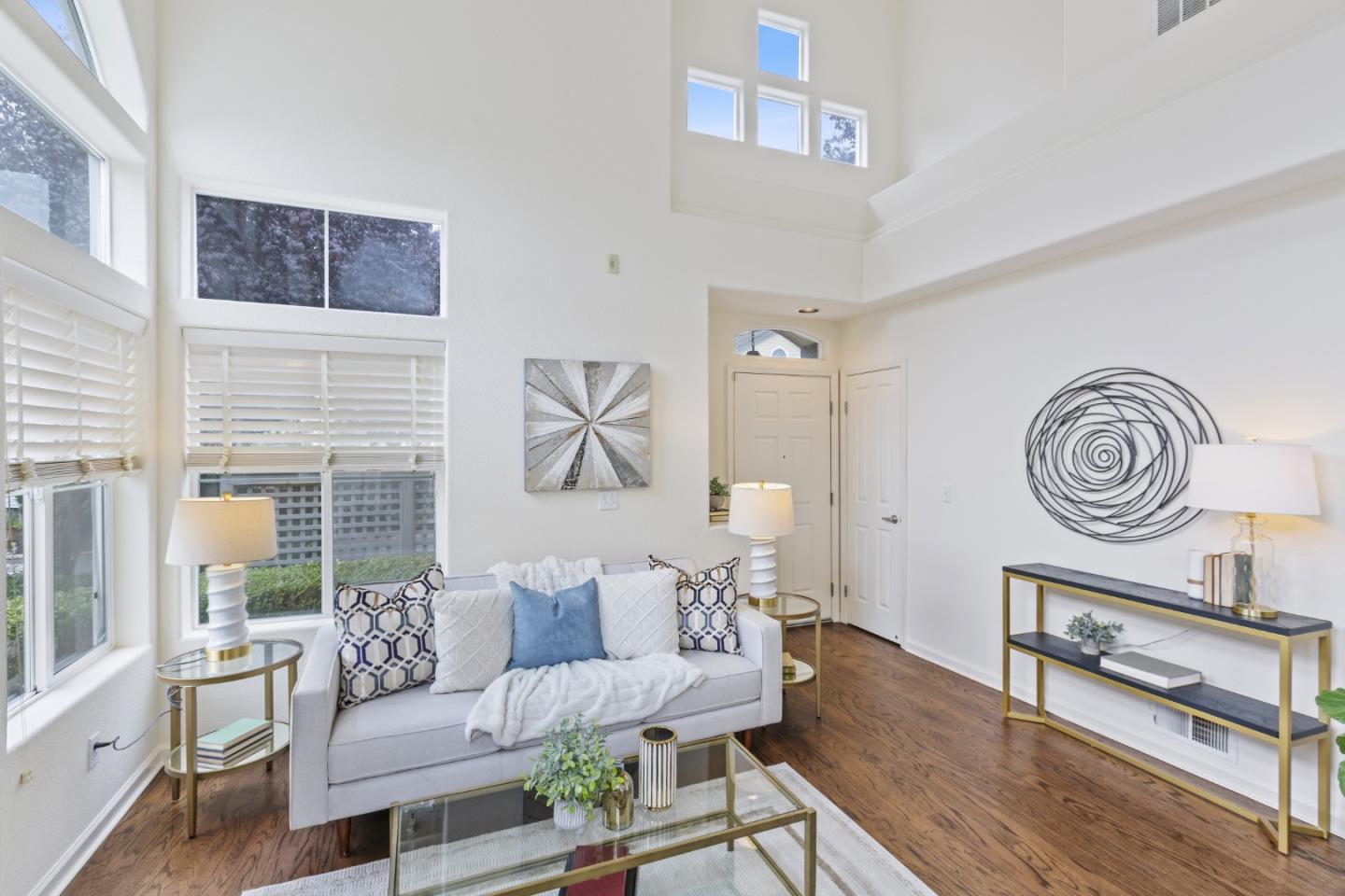 Detail Gallery Image 8 of 26 For 1 Erin Ln, Half Moon Bay,  CA 94019 - 3 Beds | 2/1 Baths