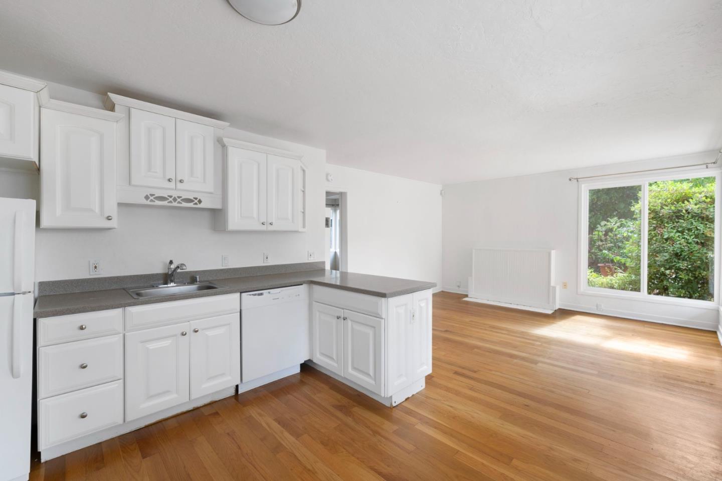 Detail Gallery Image 10 of 56 For 2160 Oakley Ave, Menlo Park,  CA 94025 - 2 Beds | 1 Baths