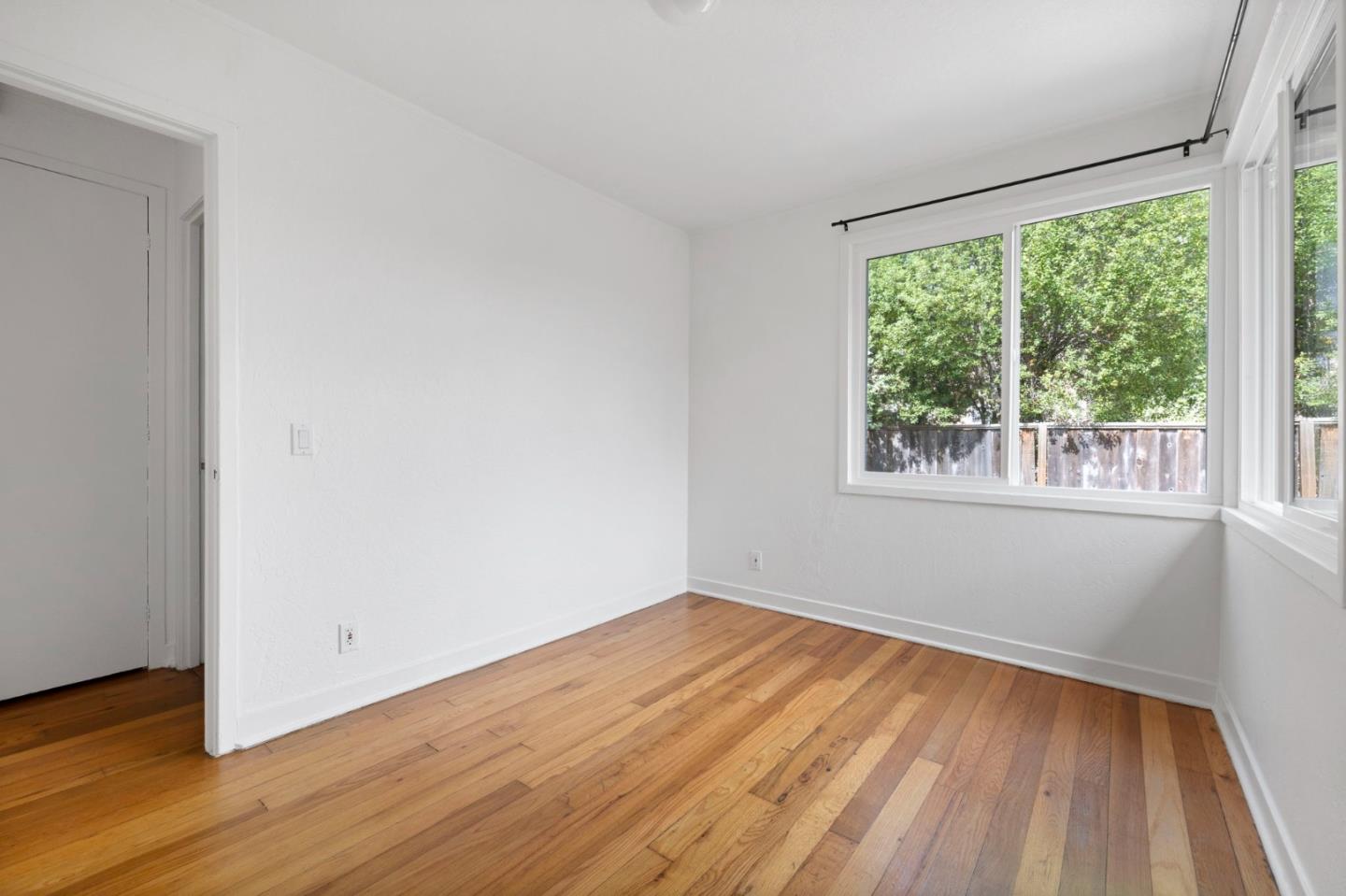 Detail Gallery Image 16 of 56 For 2160 Oakley Ave, Menlo Park,  CA 94025 - 2 Beds | 1 Baths