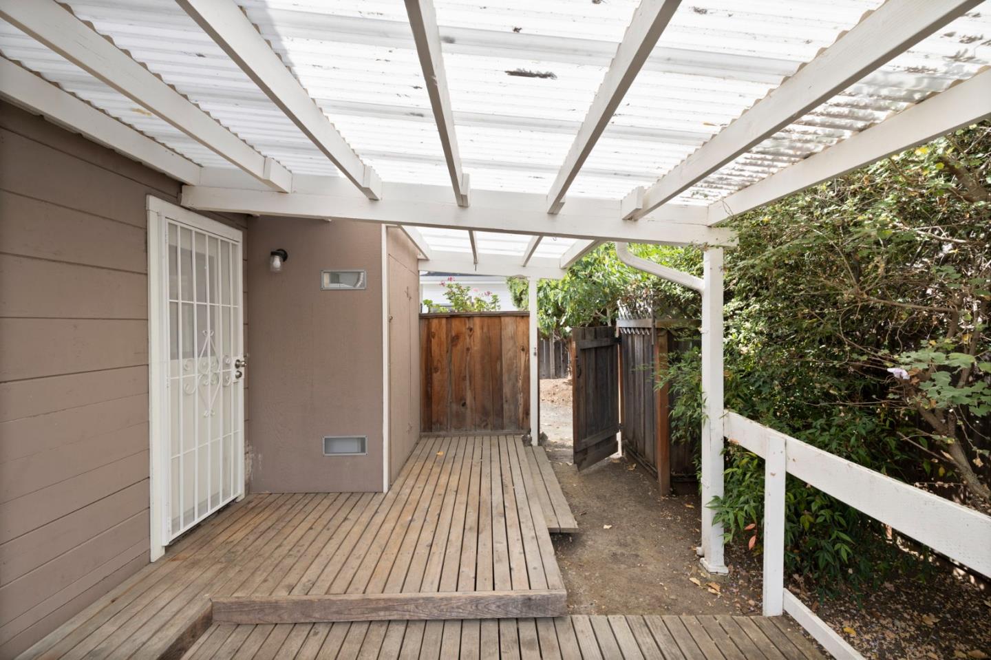 Detail Gallery Image 23 of 56 For 2160 Oakley Ave, Menlo Park,  CA 94025 - 2 Beds | 1 Baths