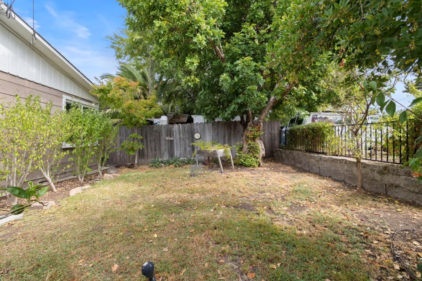 Detail Gallery Image 25 of 56 For 2160 Oakley Ave, Menlo Park,  CA 94025 - 2 Beds | 1 Baths