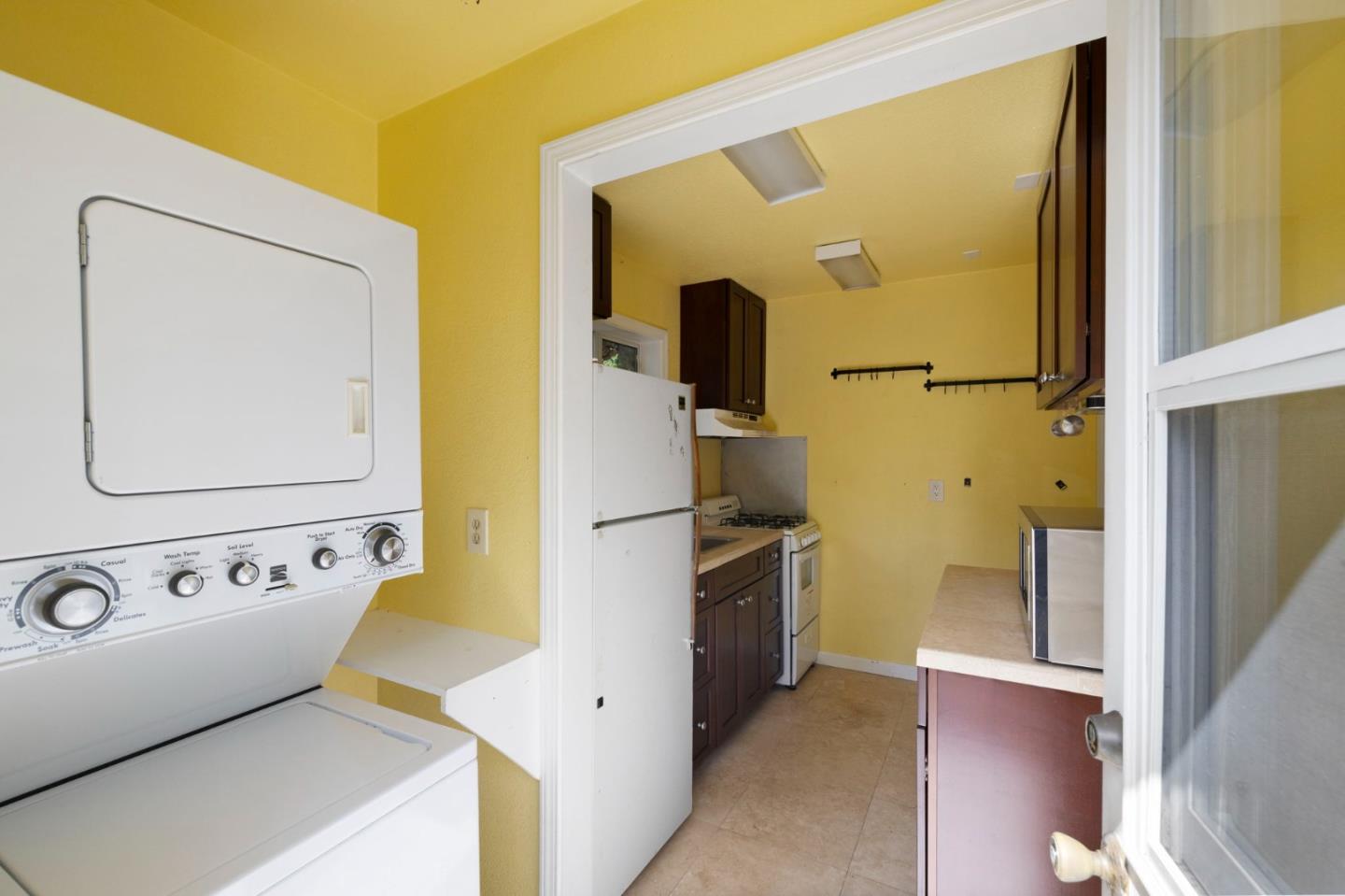 Detail Gallery Image 34 of 56 For 2160 Oakley Ave, Menlo Park,  CA 94025 - 2 Beds | 1 Baths