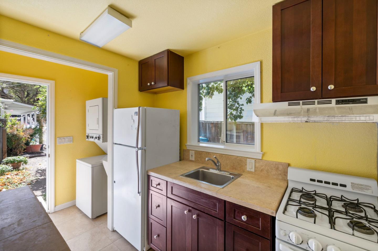 Detail Gallery Image 35 of 56 For 2160 Oakley Ave, Menlo Park,  CA 94025 - 2 Beds | 1 Baths
