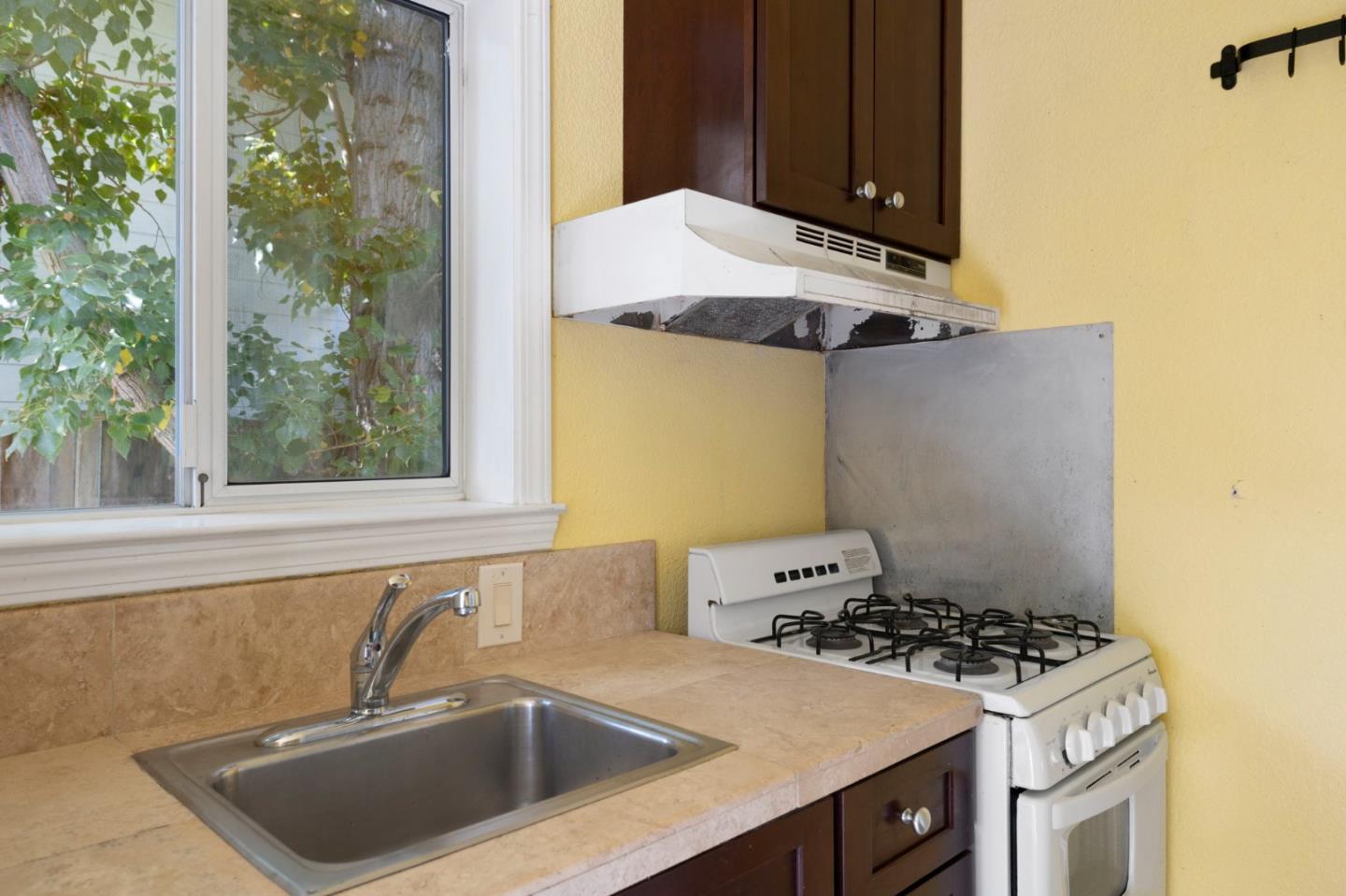 Detail Gallery Image 36 of 56 For 2160 Oakley Ave, Menlo Park,  CA 94025 - 2 Beds | 1 Baths