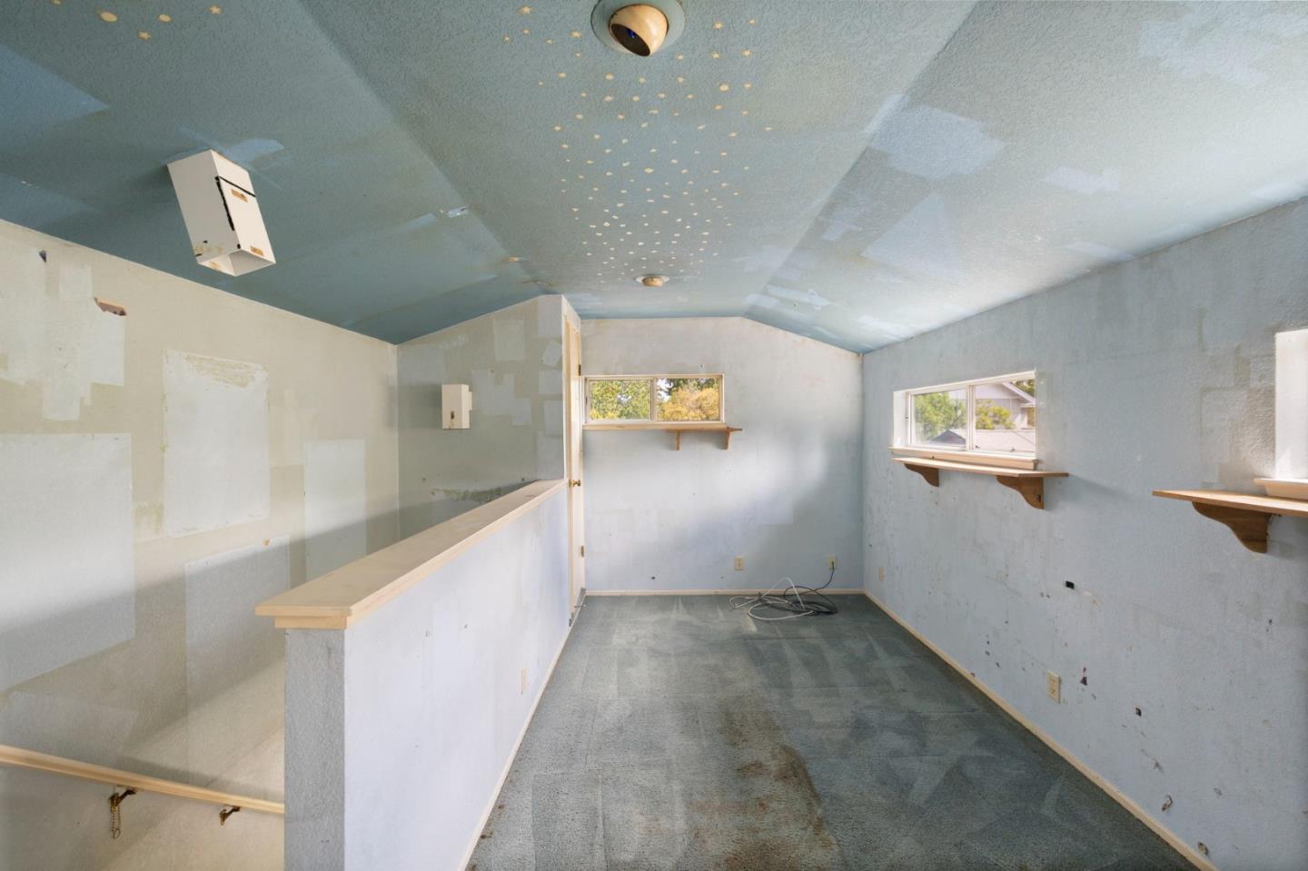 Detail Gallery Image 38 of 56 For 2160 Oakley Ave, Menlo Park,  CA 94025 - 2 Beds | 1 Baths
