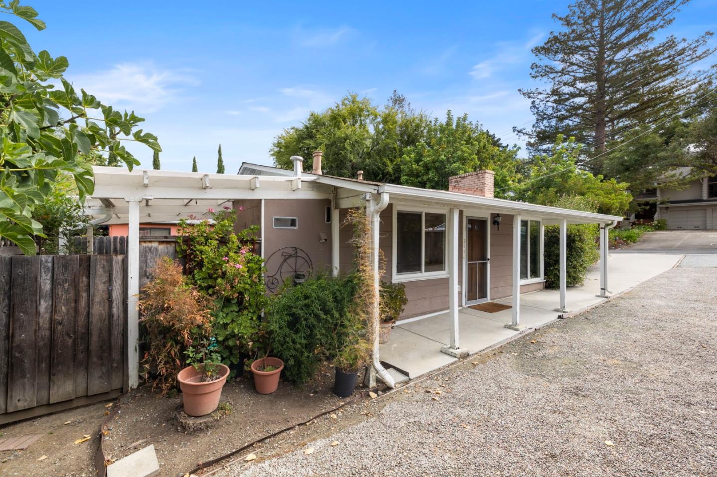 Detail Gallery Image 4 of 56 For 2160 Oakley Ave, Menlo Park,  CA 94025 - 2 Beds | 1 Baths