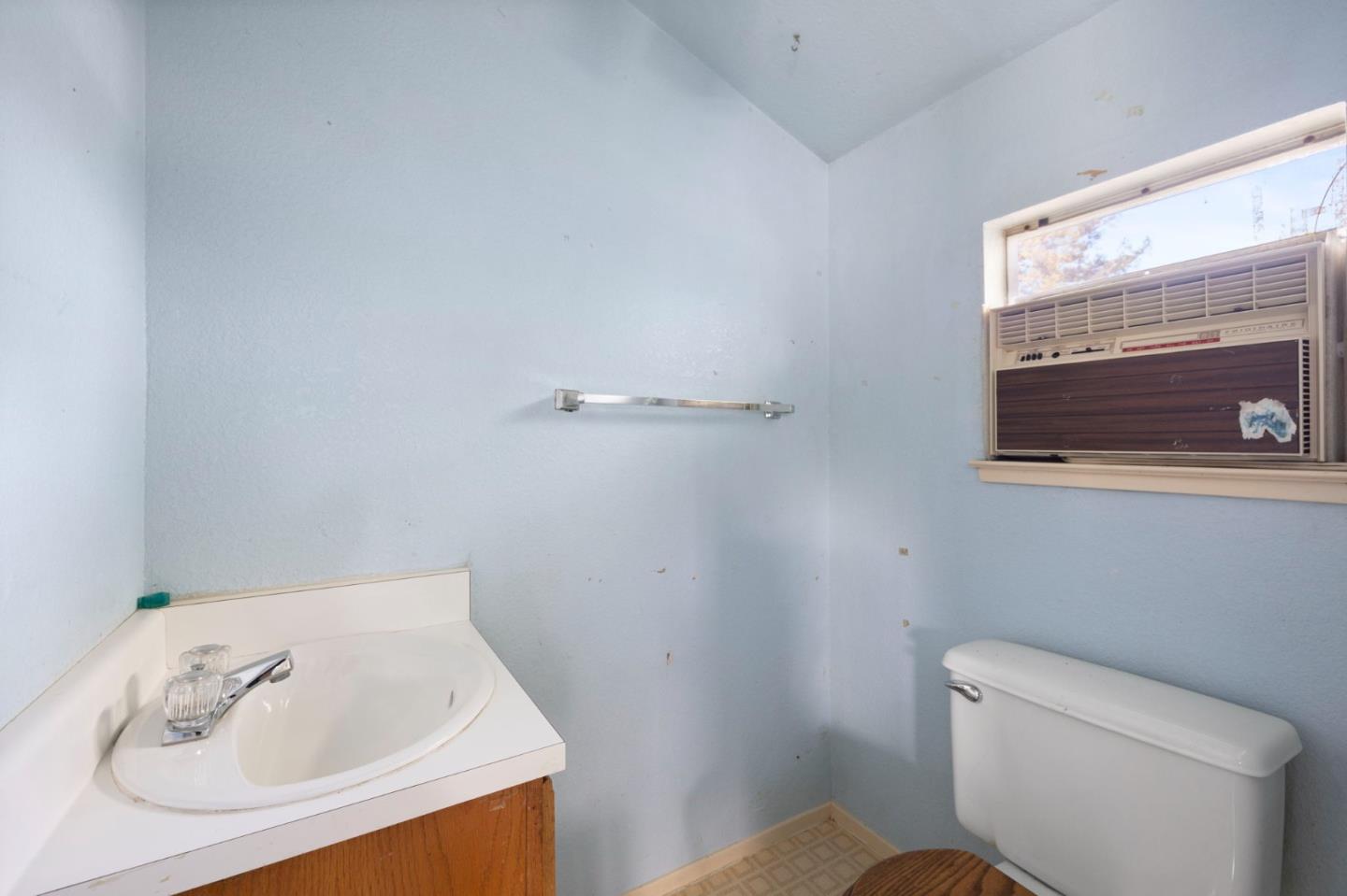 Detail Gallery Image 40 of 56 For 2160 Oakley Ave, Menlo Park,  CA 94025 - 2 Beds | 1 Baths