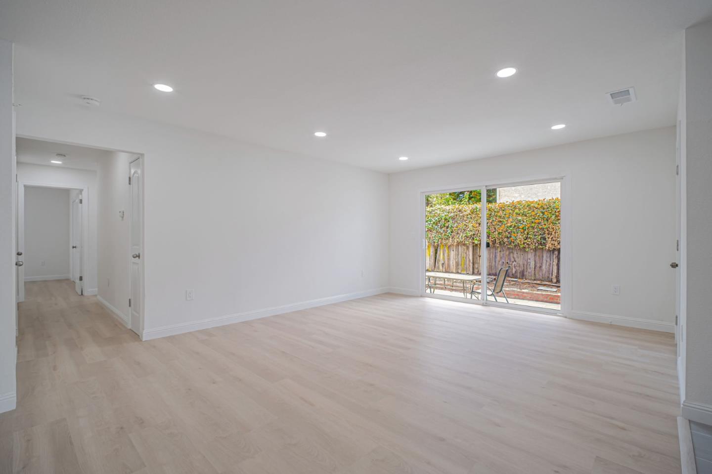Detail Gallery Image 9 of 44 For 23730 Stratton Ct, Hayward,  CA 94541 - 3 Beds | 2 Baths