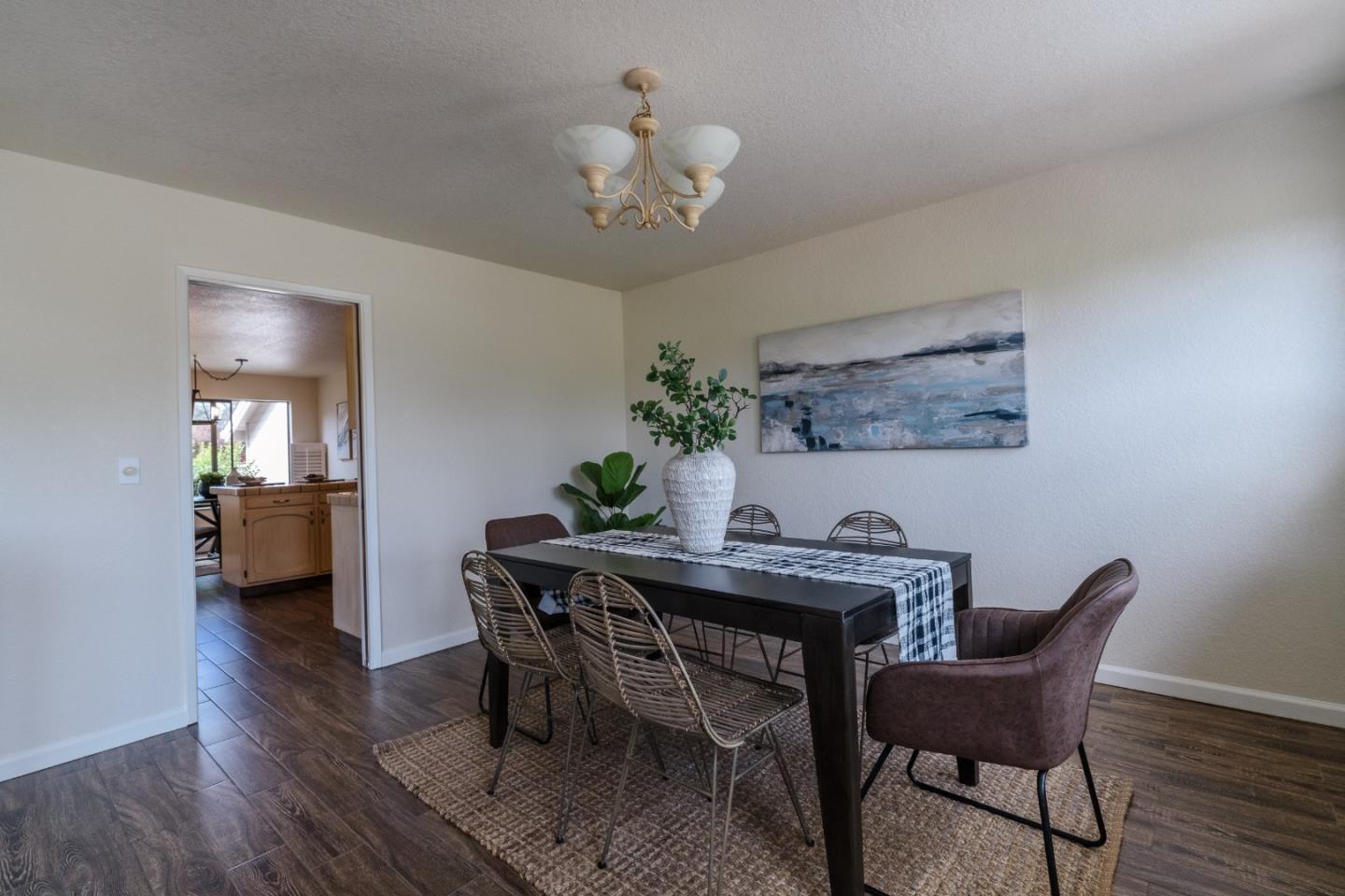 Detail Gallery Image 12 of 42 For 664 Duffin Dr, Hollister,  CA 95023 - 2 Beds | 2/1 Baths