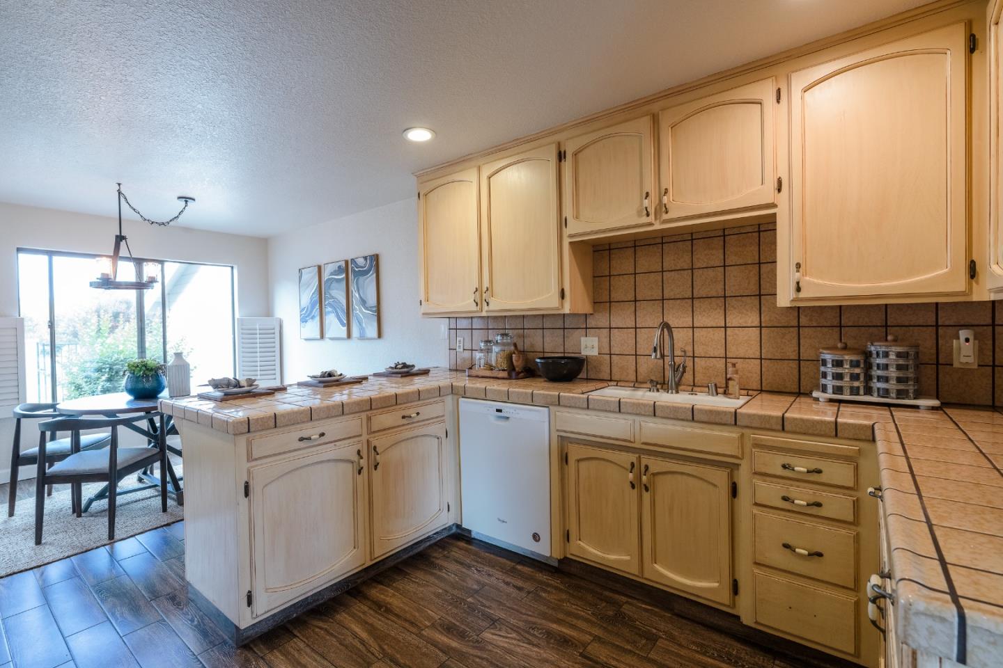 Detail Gallery Image 14 of 42 For 664 Duffin Dr, Hollister,  CA 95023 - 2 Beds | 2/1 Baths