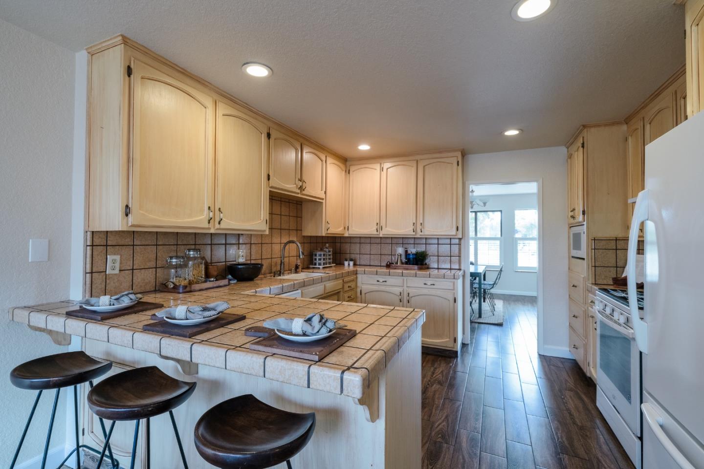 Detail Gallery Image 15 of 42 For 664 Duffin Dr, Hollister,  CA 95023 - 2 Beds | 2/1 Baths