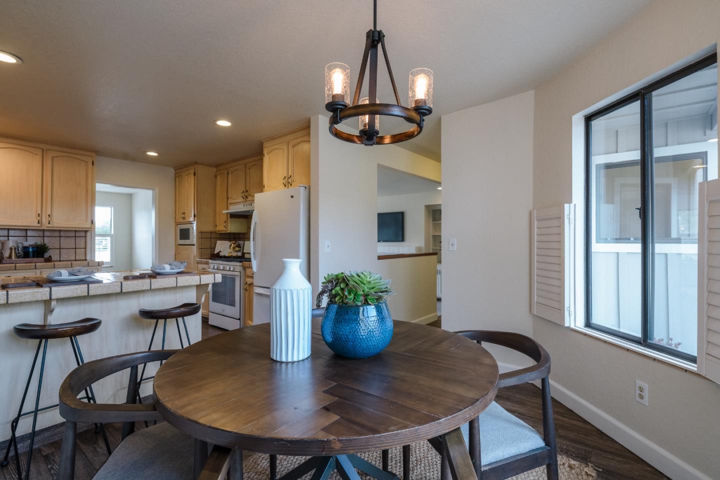 Detail Gallery Image 18 of 42 For 664 Duffin Dr, Hollister,  CA 95023 - 2 Beds | 2/1 Baths