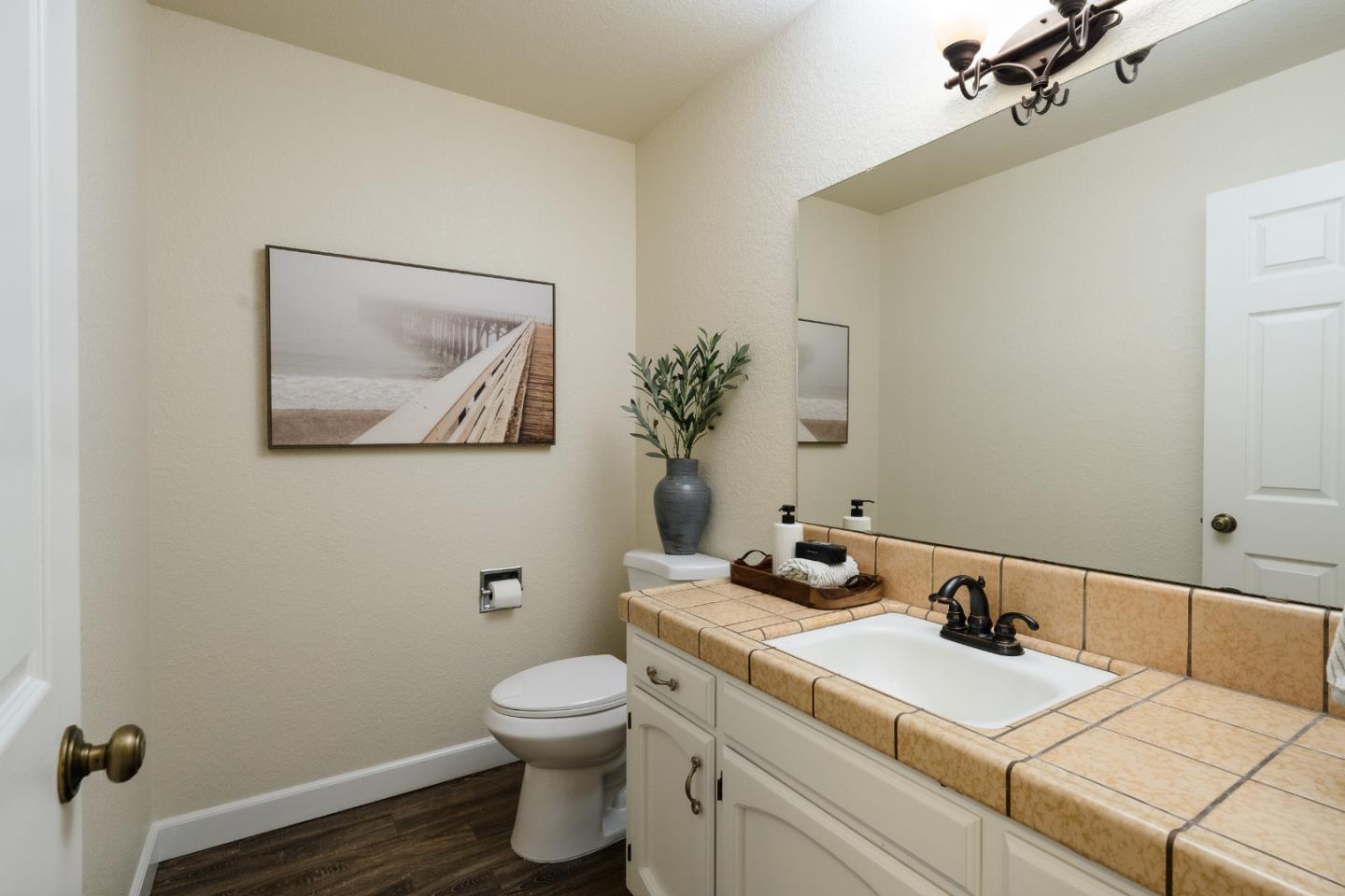 Detail Gallery Image 20 of 42 For 664 Duffin Dr, Hollister,  CA 95023 - 2 Beds | 2/1 Baths