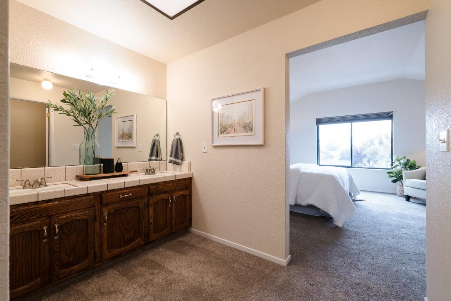 Detail Gallery Image 22 of 42 For 664 Duffin Dr, Hollister,  CA 95023 - 2 Beds | 2/1 Baths