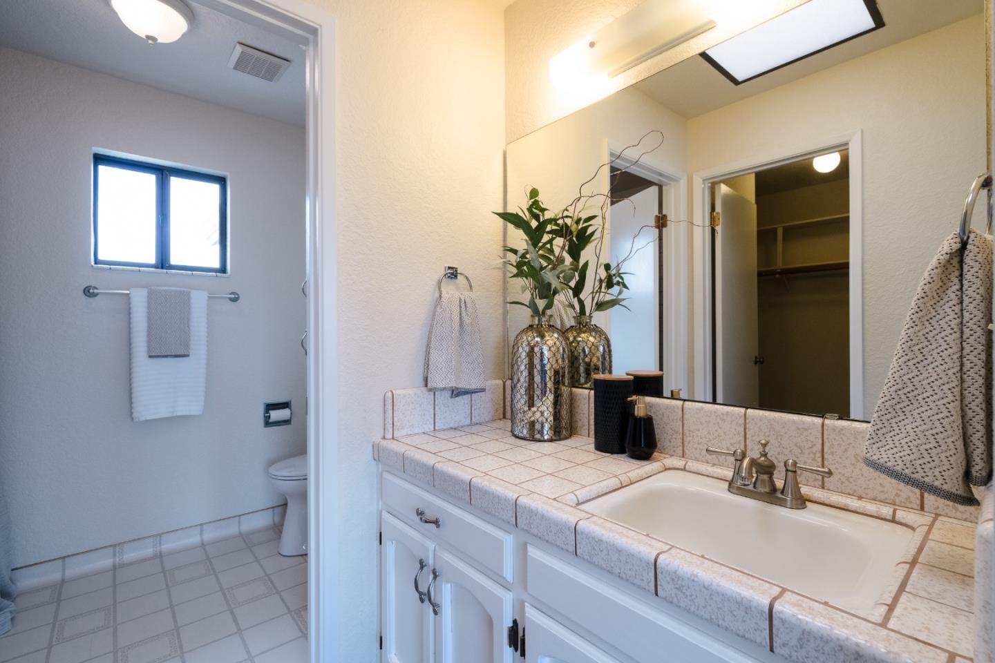 Detail Gallery Image 31 of 42 For 664 Duffin Dr, Hollister,  CA 95023 - 2 Beds | 2/1 Baths