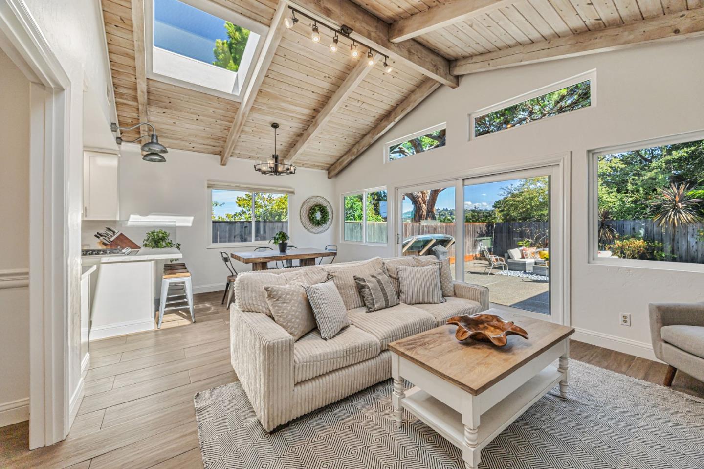Detail Gallery Image 15 of 45 For 715 31st Ave, San Mateo,  CA 94403 - 3 Beds | 2 Baths