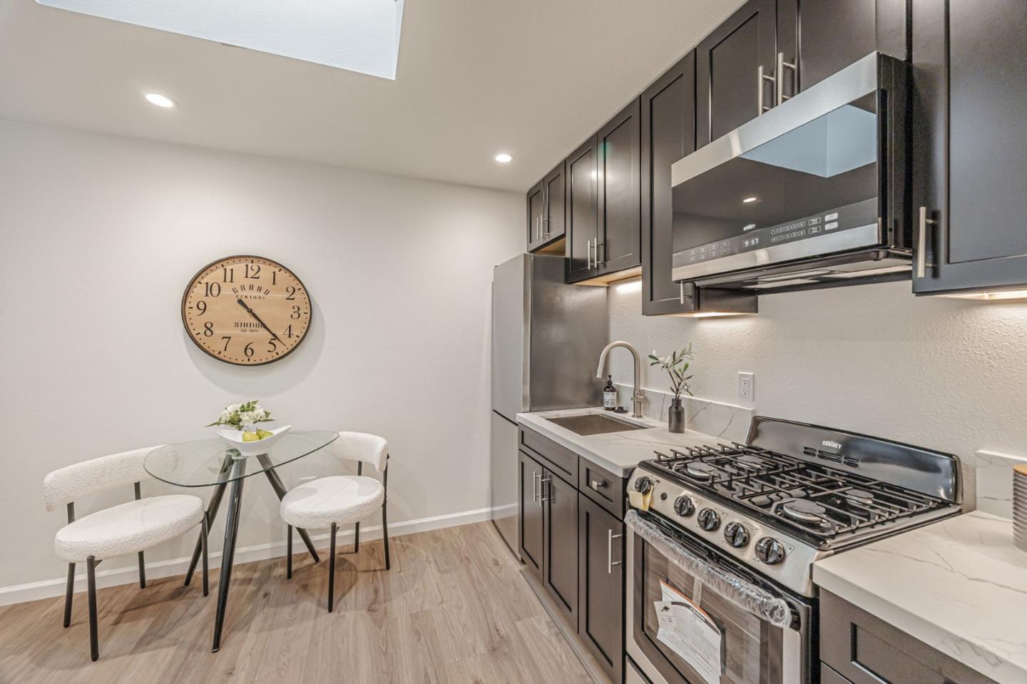 Detail Gallery Image 30 of 45 For 715 31st Ave, San Mateo,  CA 94403 - 3 Beds | 2 Baths