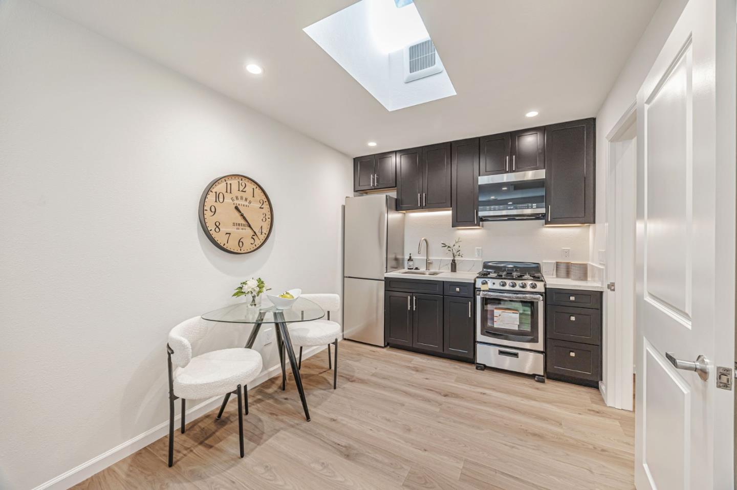 Detail Gallery Image 33 of 45 For 715 31st Ave, San Mateo,  CA 94403 - 3 Beds | 2 Baths