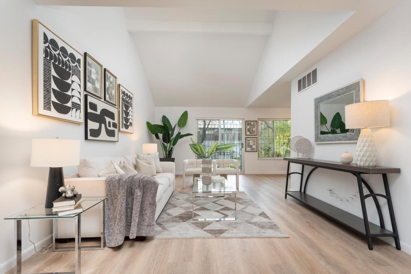 Detail Gallery Image 4 of 28 For 2436 Unwin Ct, South San Francisco,  CA 94080 - 3 Beds | 2 Baths