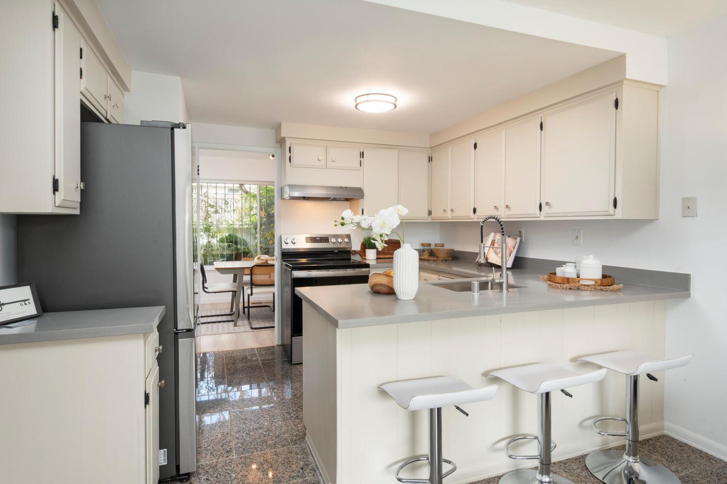 Detail Gallery Image 9 of 28 For 2436 Unwin Ct, South San Francisco,  CA 94080 - 3 Beds | 2 Baths
